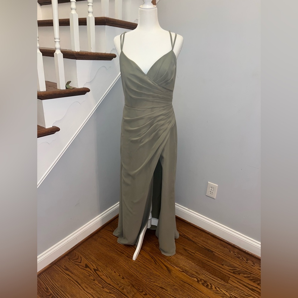 Never before worn bridesmaids/prom dress!